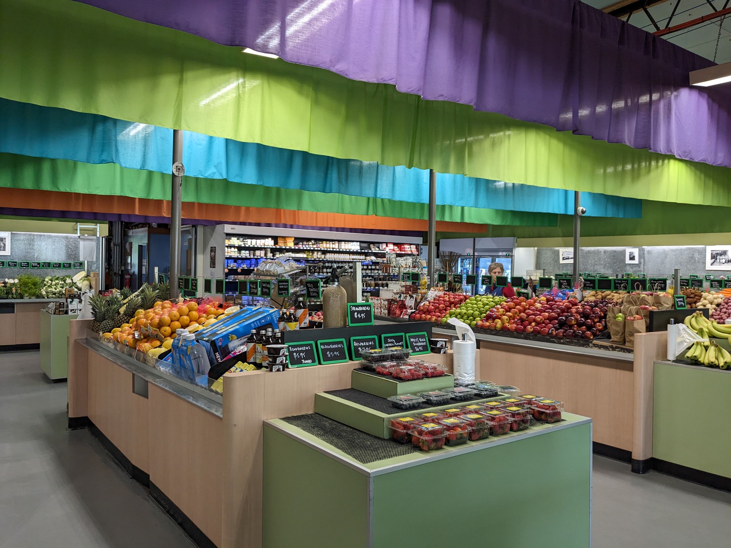 Aherns Fruit Market - Foster