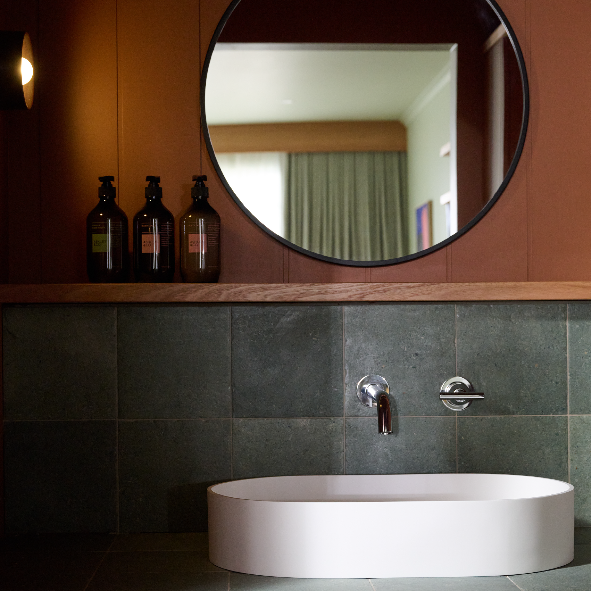 room 1  - riverfront room