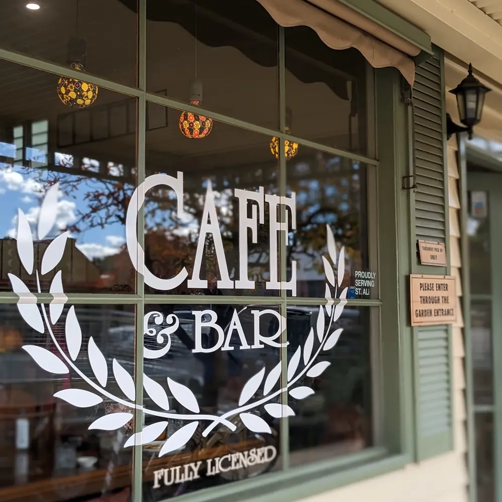 Lamezleighs Cafe & Bar