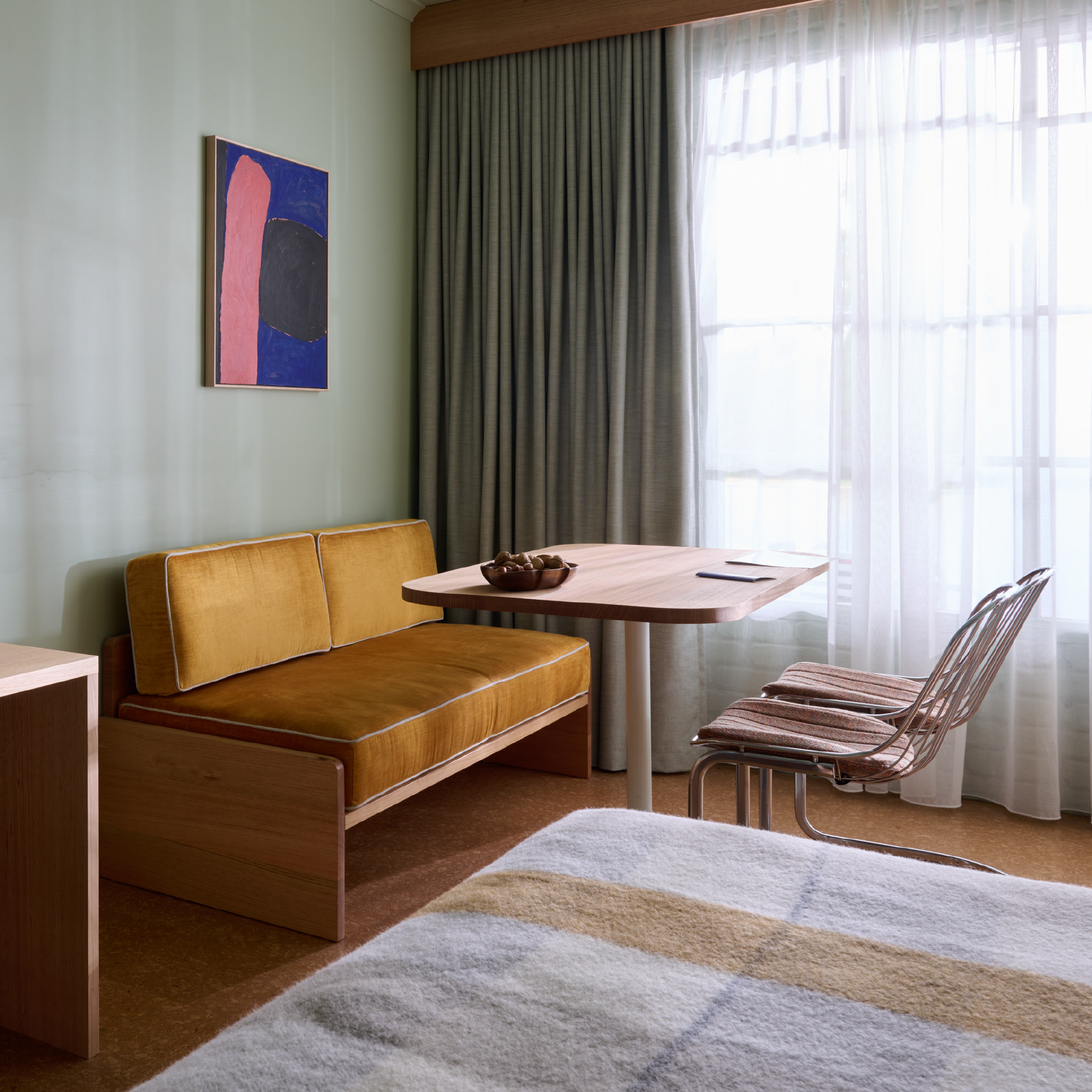 room 1  - riverfront room