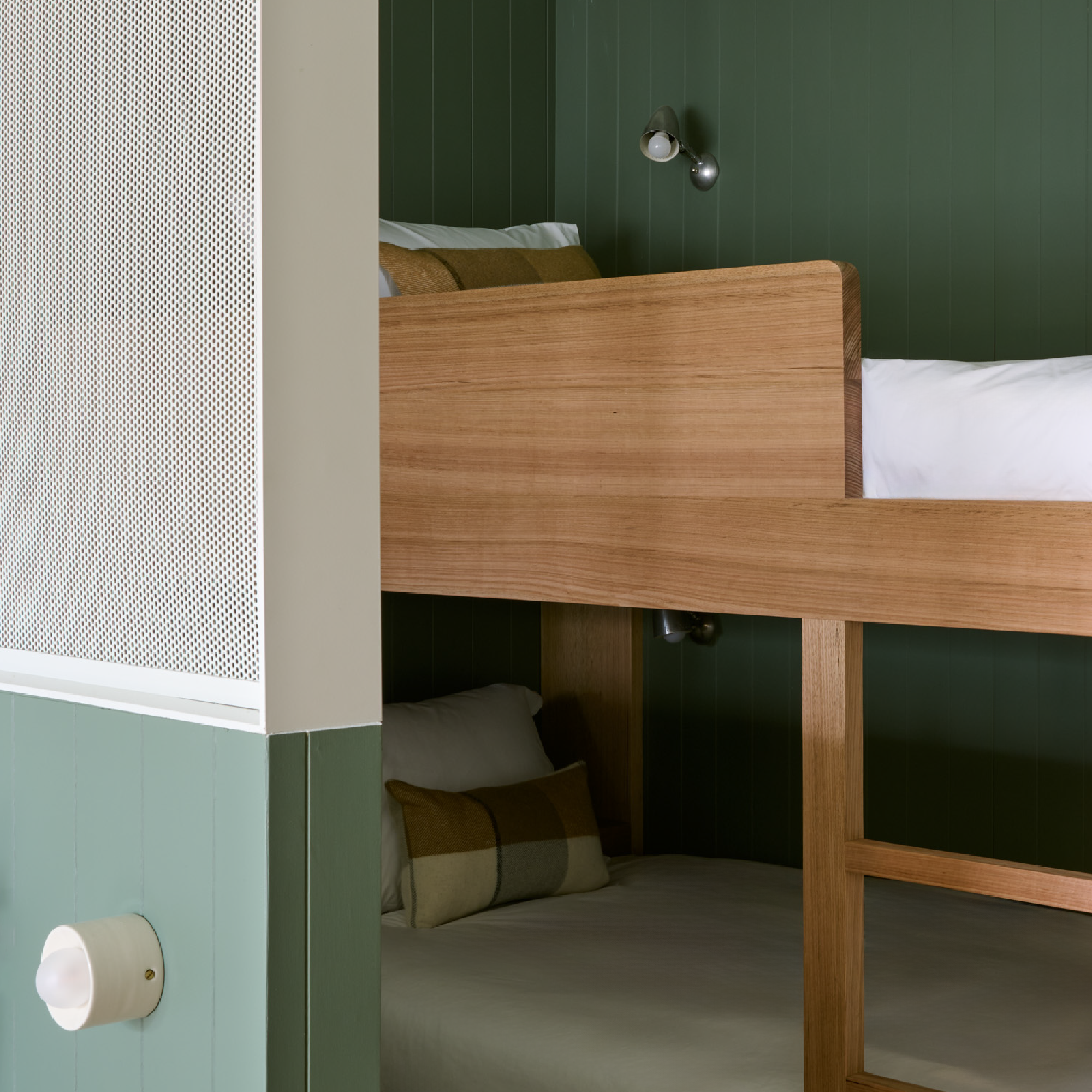 room 3 - riverfront family nest