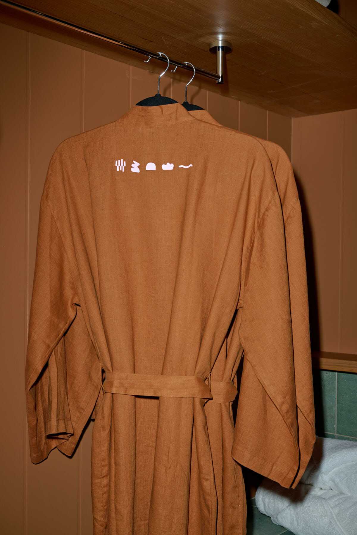 River Drive Motel Lounge robe